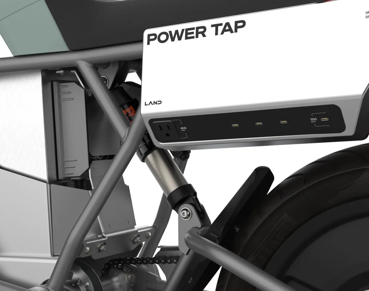 LAND_District_Energy-Accessories_Power-Tap-Detail