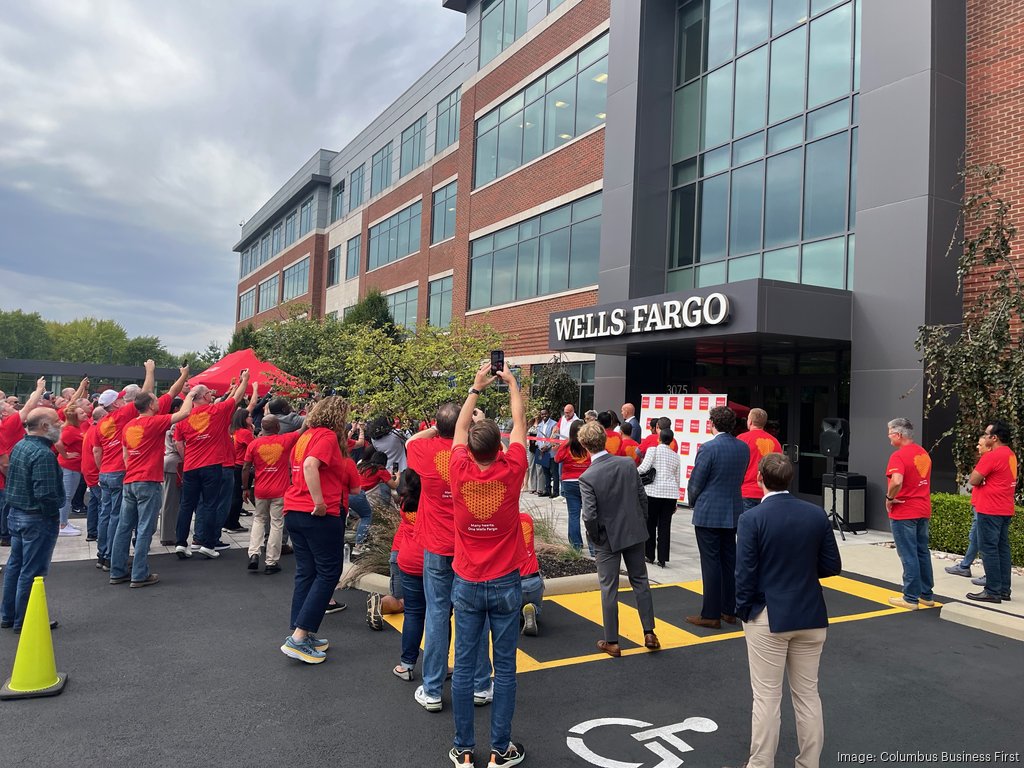 wells fargo columbus ribbon cutting